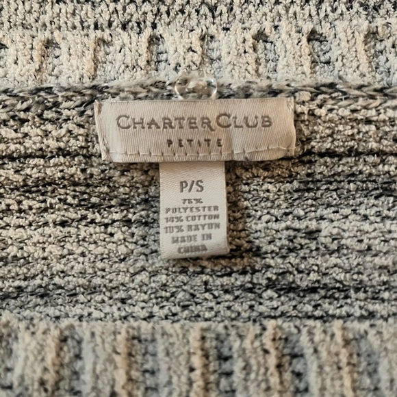 Sweater - Picture 4 of 4